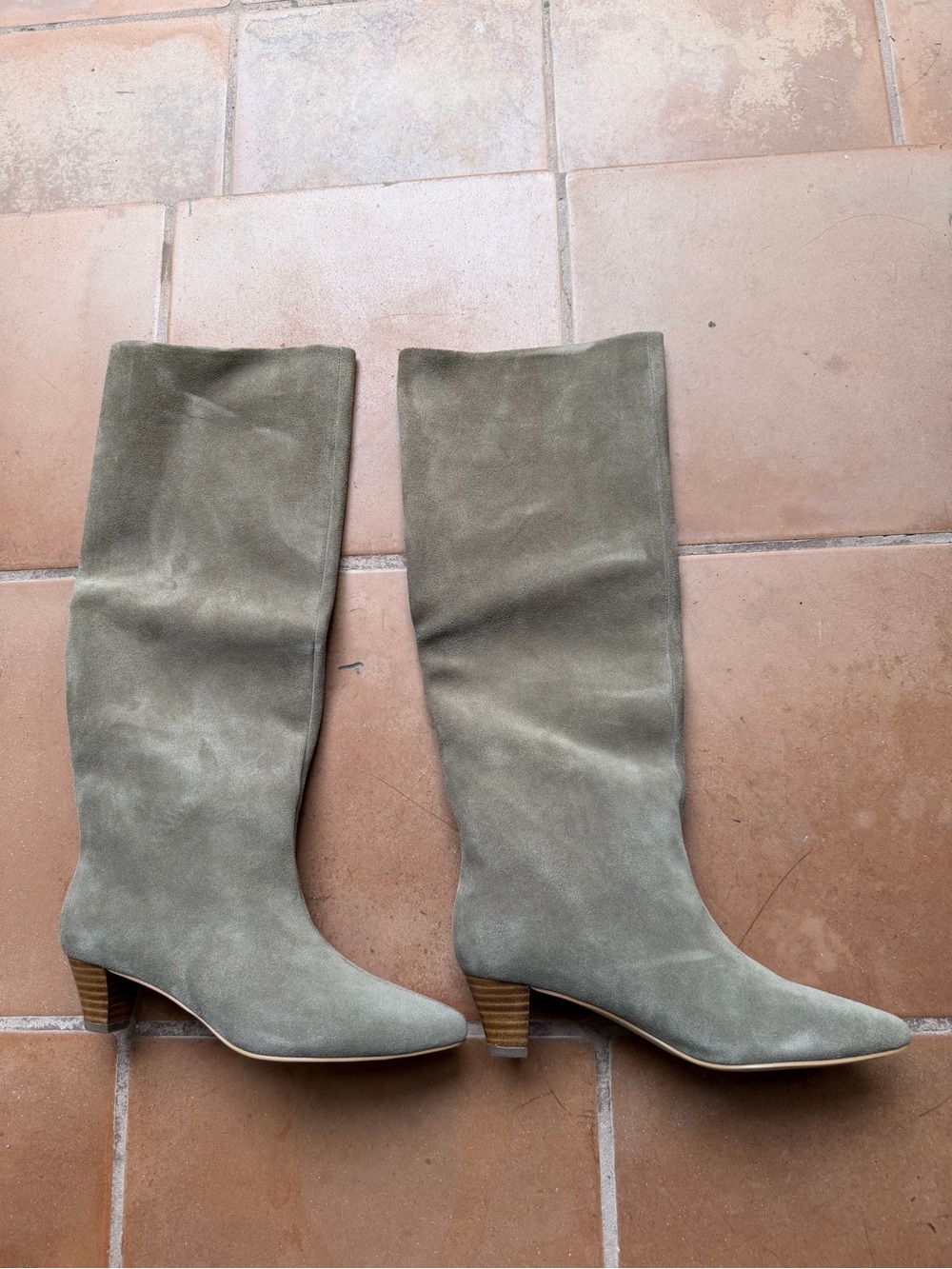 Anthropologie Silent D Taupe Women's Knee-High Suede Boots Size 37 wider footbed